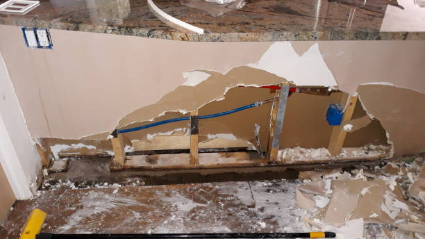 Best Emergency water damage restoration  in Centerville, IA